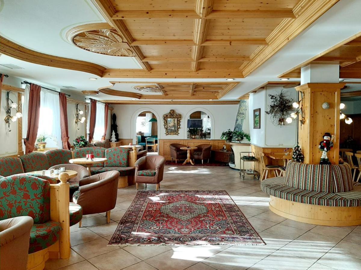 Hotel Bonapace ***S مادونا دي كامبيليو المظهر الخارجي الصورة